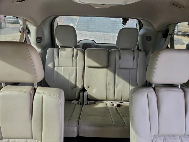 Chrysler Minivan Touring L Image 9