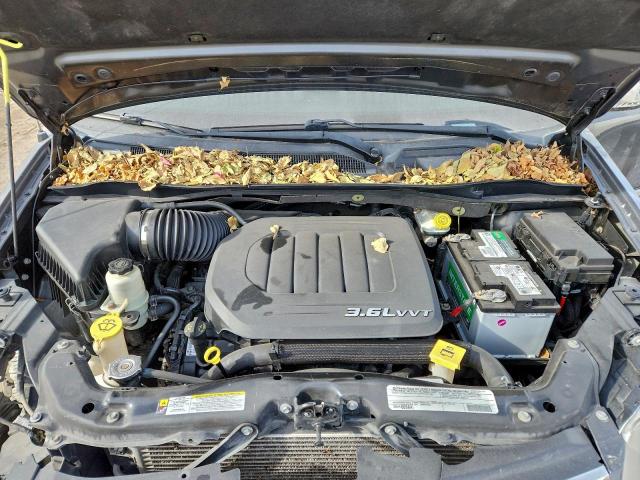 Chrysler Minivan Touring L Image 12