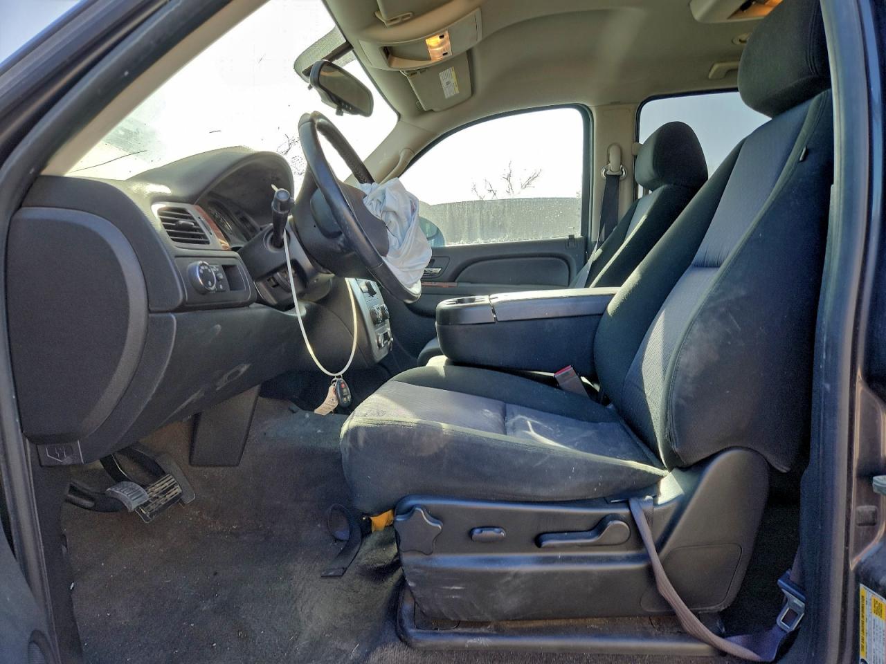 GMC Yukon Sle Image 7