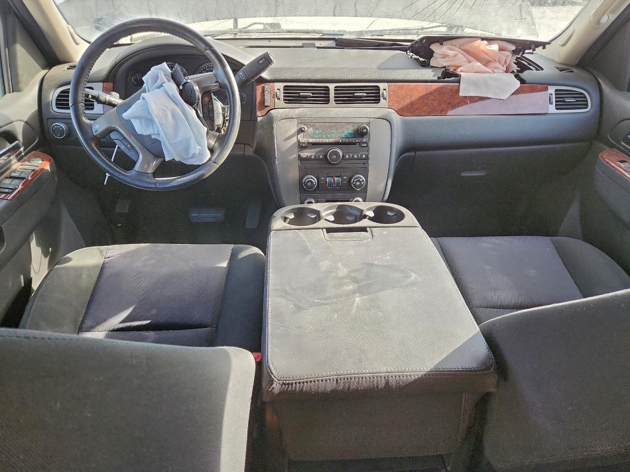 GMC Yukon Sle Image 12