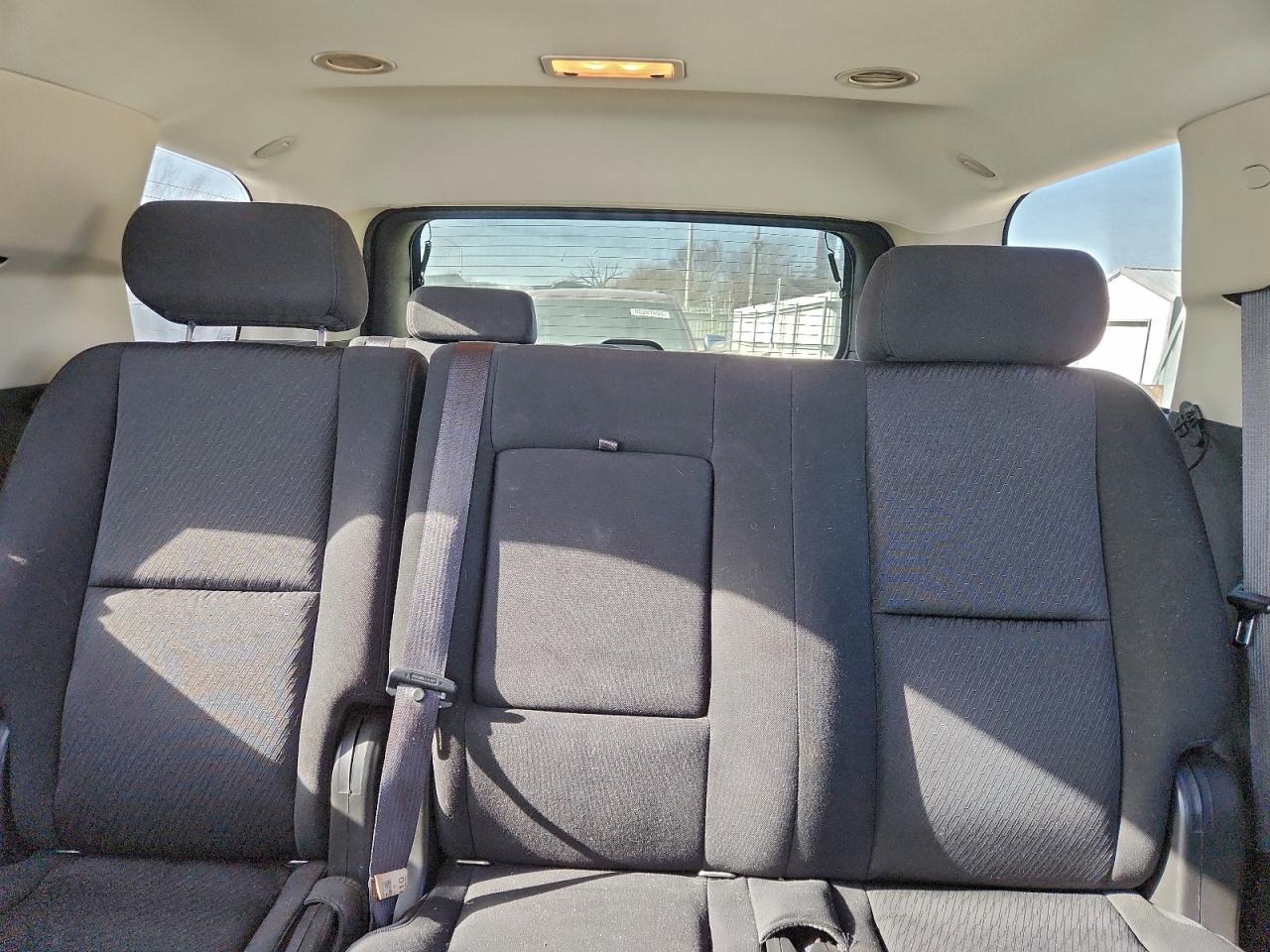 GMC Yukon Sle Image 11