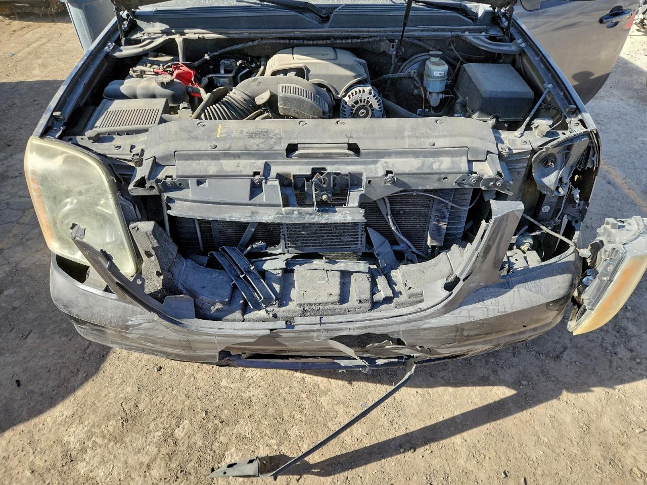 GMC Yukon Sle Image 13