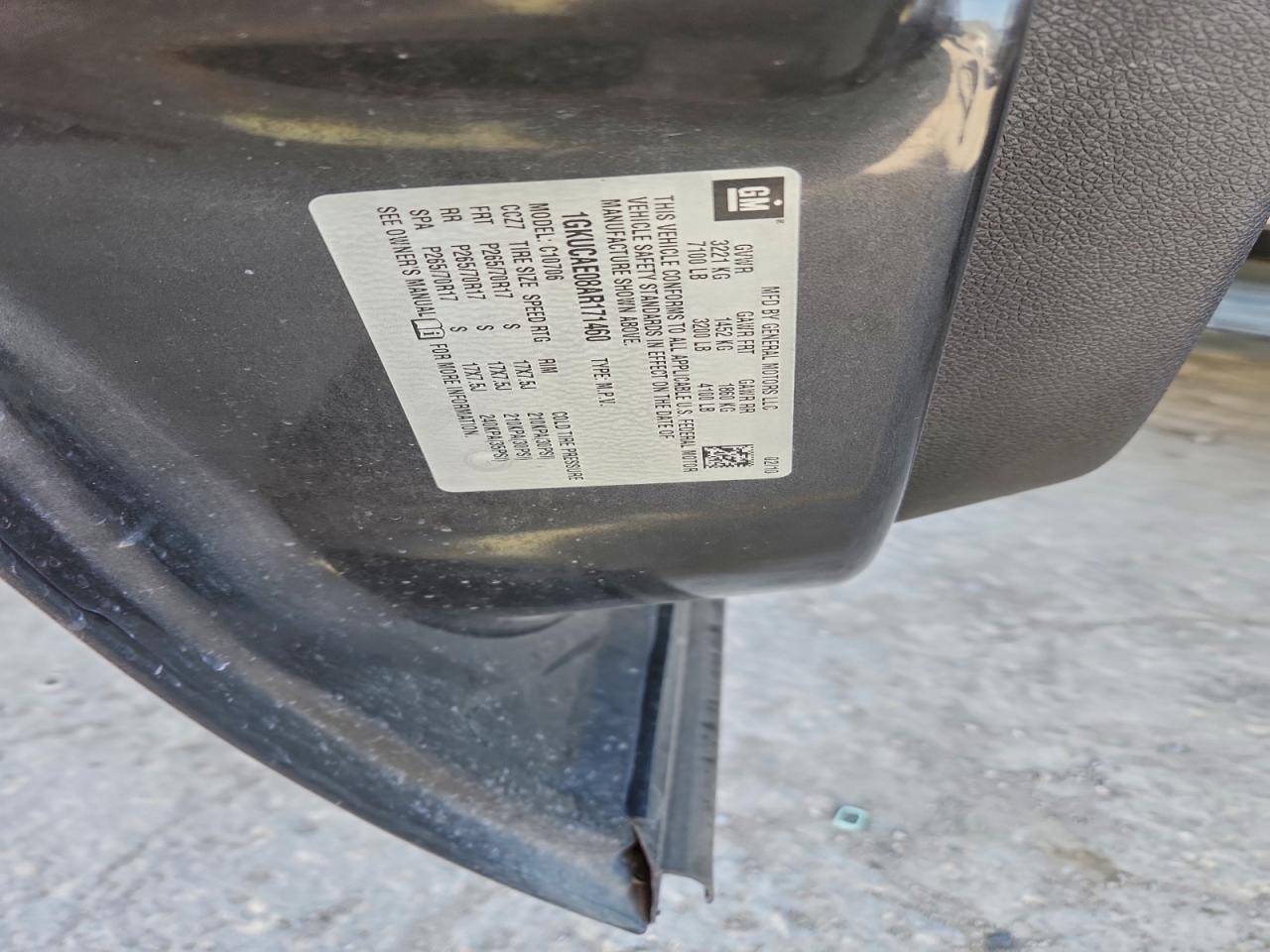 GMC Yukon Sle Image 2