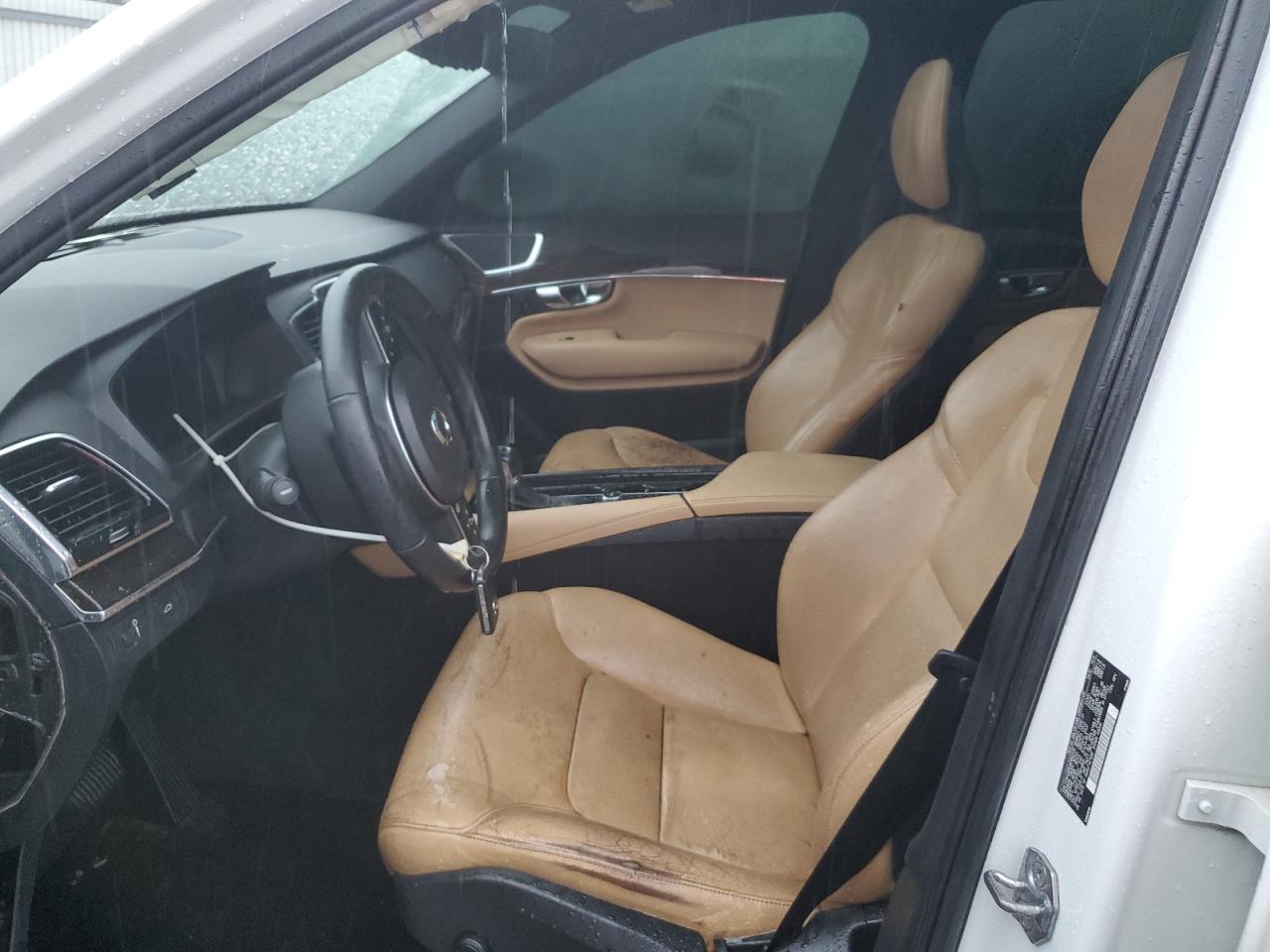 Volvo XC90 T6 Image 10