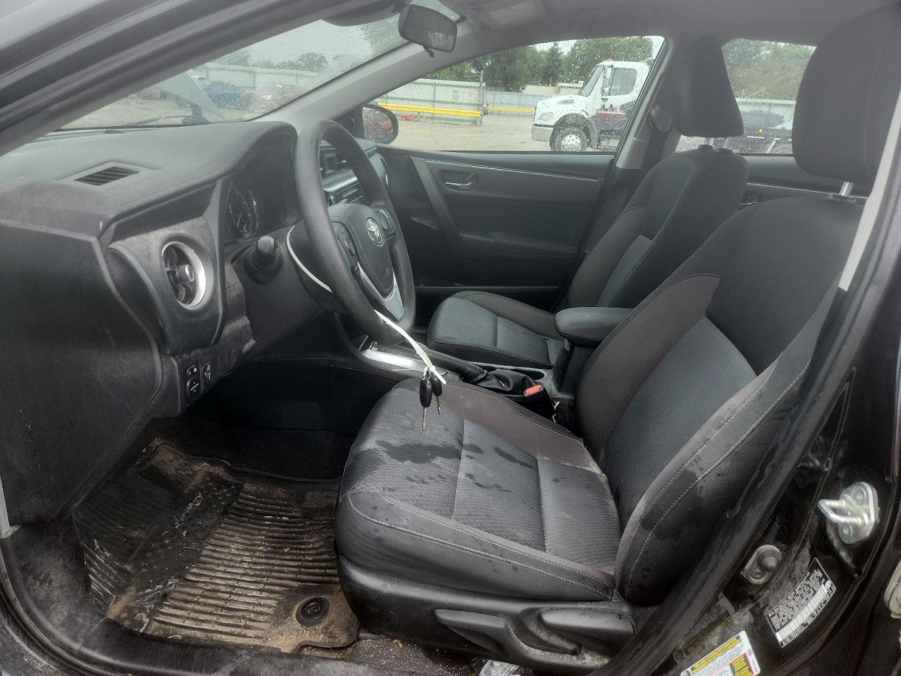 Toyota Corolla L Image 5