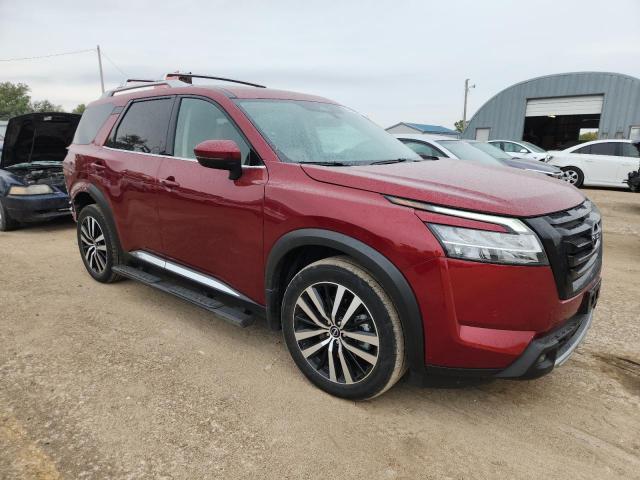 Nissan Pathfinder Platinum Image 4