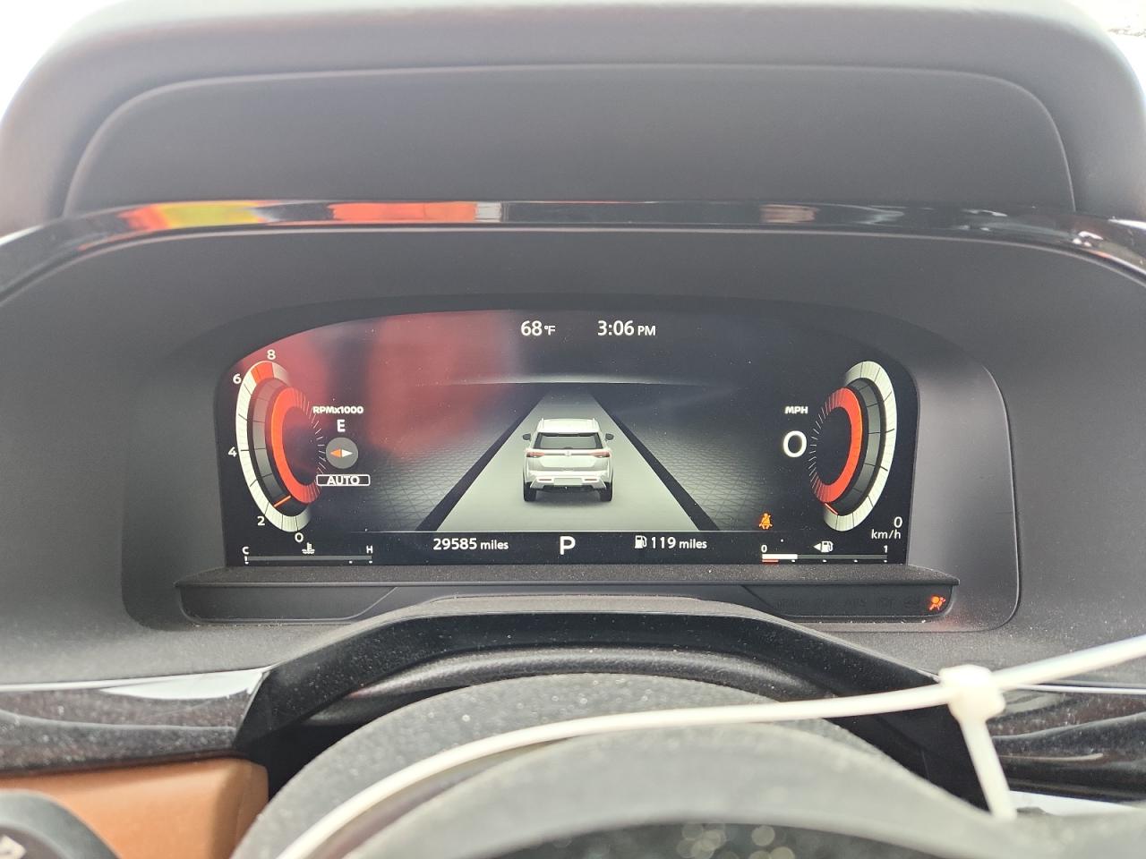 Nissan Pathfinder Platinum Image 9