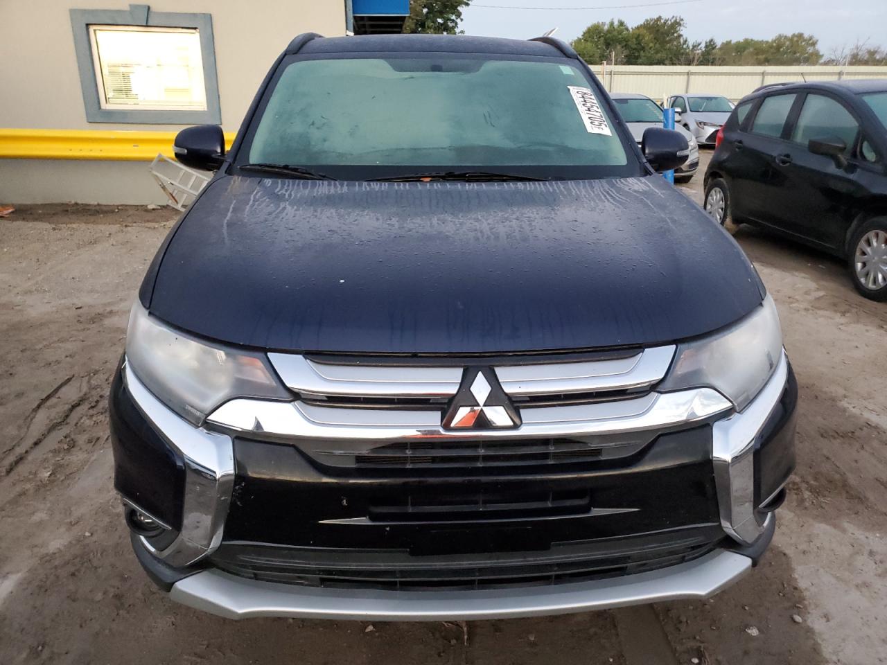 Mitsubishi Outlander Se Image 2