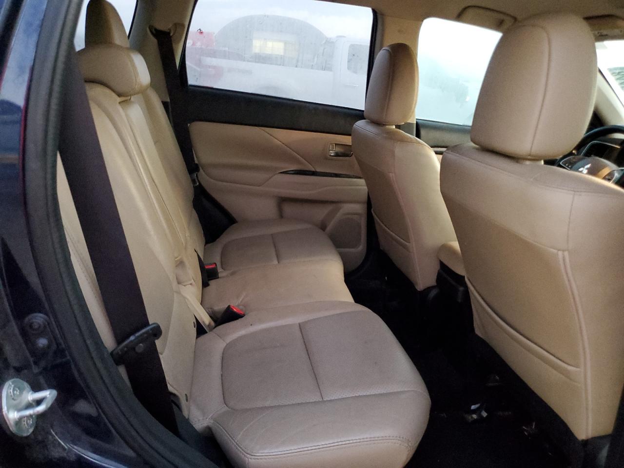 Mitsubishi Outlander Se Image 11