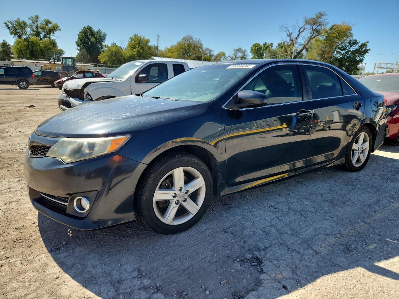 Toyota Camry Base Image 1