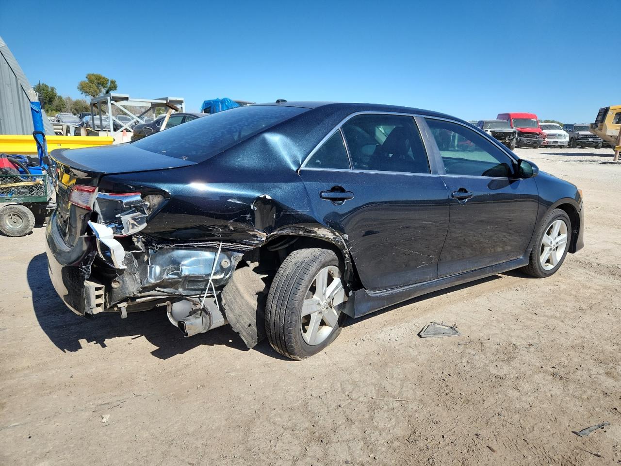 Toyota Camry Base Image 5