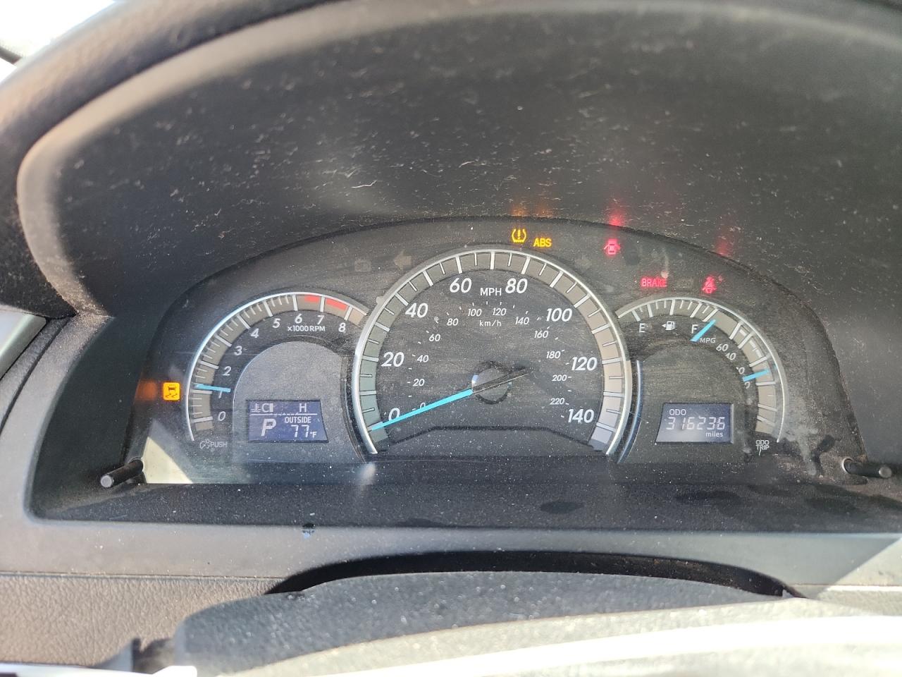 Toyota Camry Base Image 10