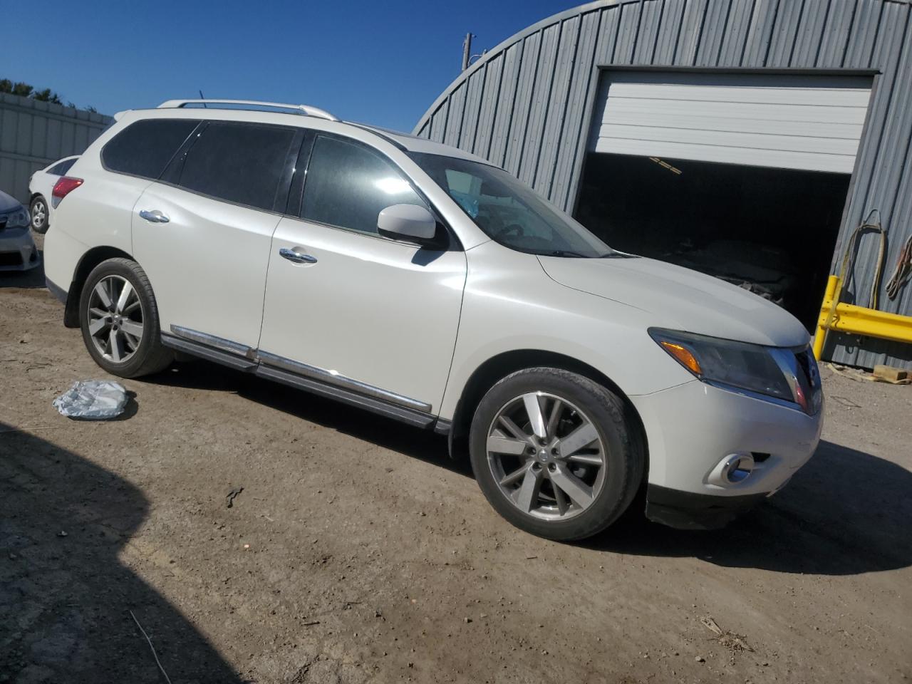 Nissan Pathfinder S Image 6