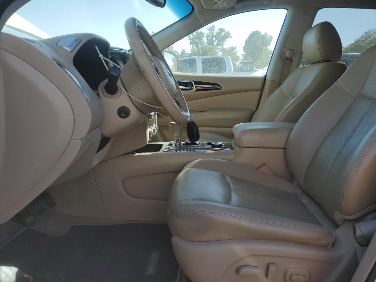 Nissan Pathfinder S Image 2