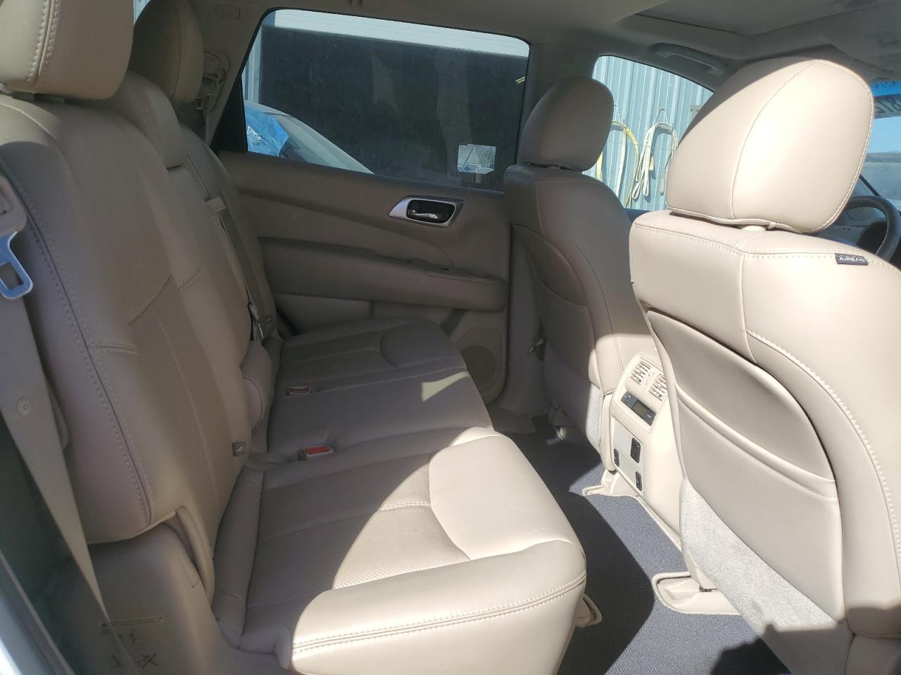 Nissan Pathfinder S Image 7