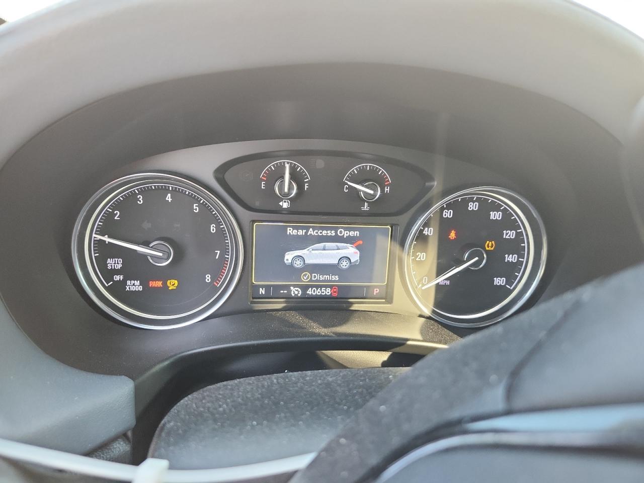 Buick Enclave Essence Image 8