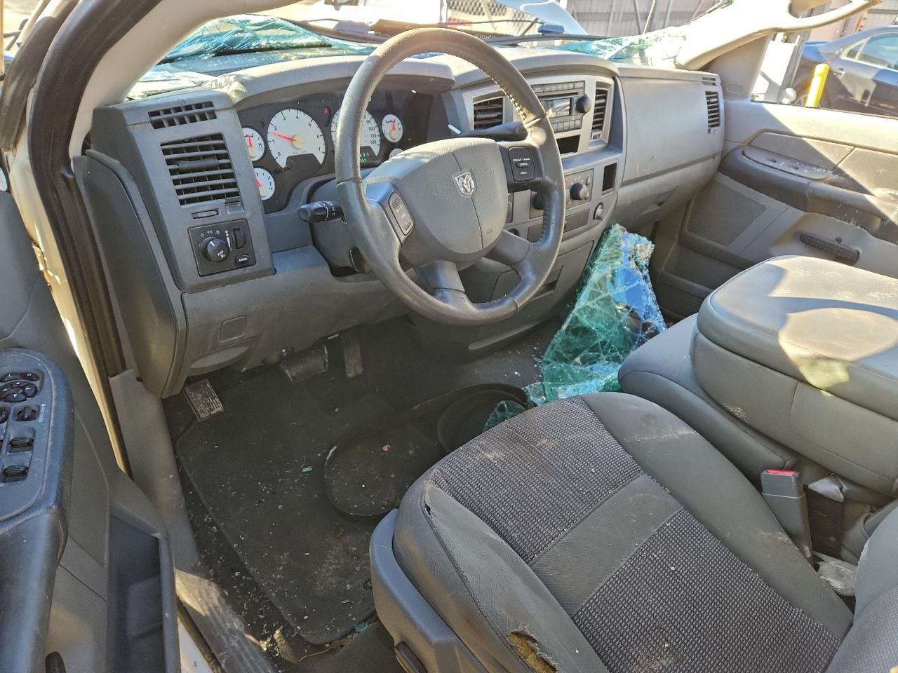 Dodge Ram 1500 St Image 4