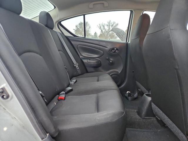 Nissan Versa S Image 7