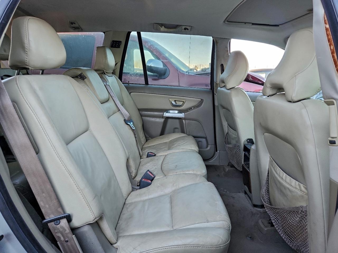 Volvo XC90 T6 Image 9