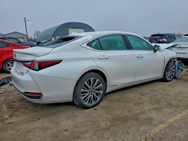 Lexus Es 300h Image 3