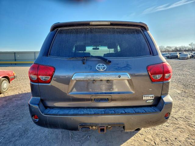 Toyota Sequoia Platinum Image 9