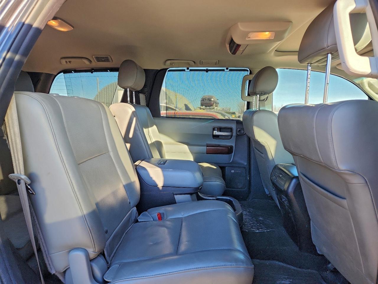 Toyota Sequoia Platinum Image 4