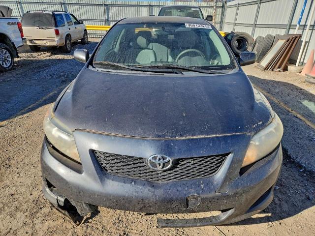 Toyota Corolla Base Image 11