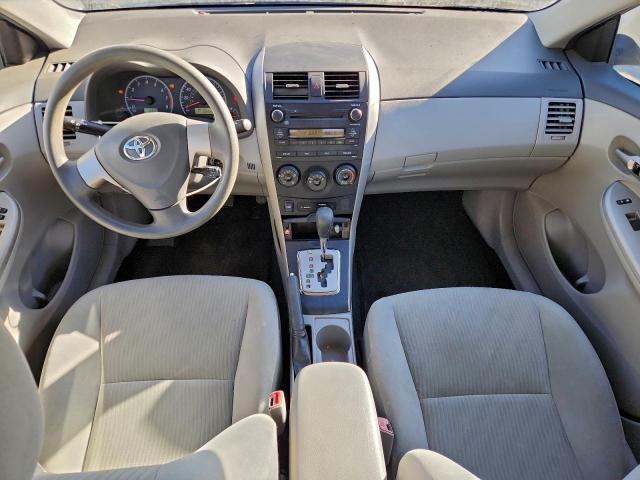 Toyota Corolla Base Image 9