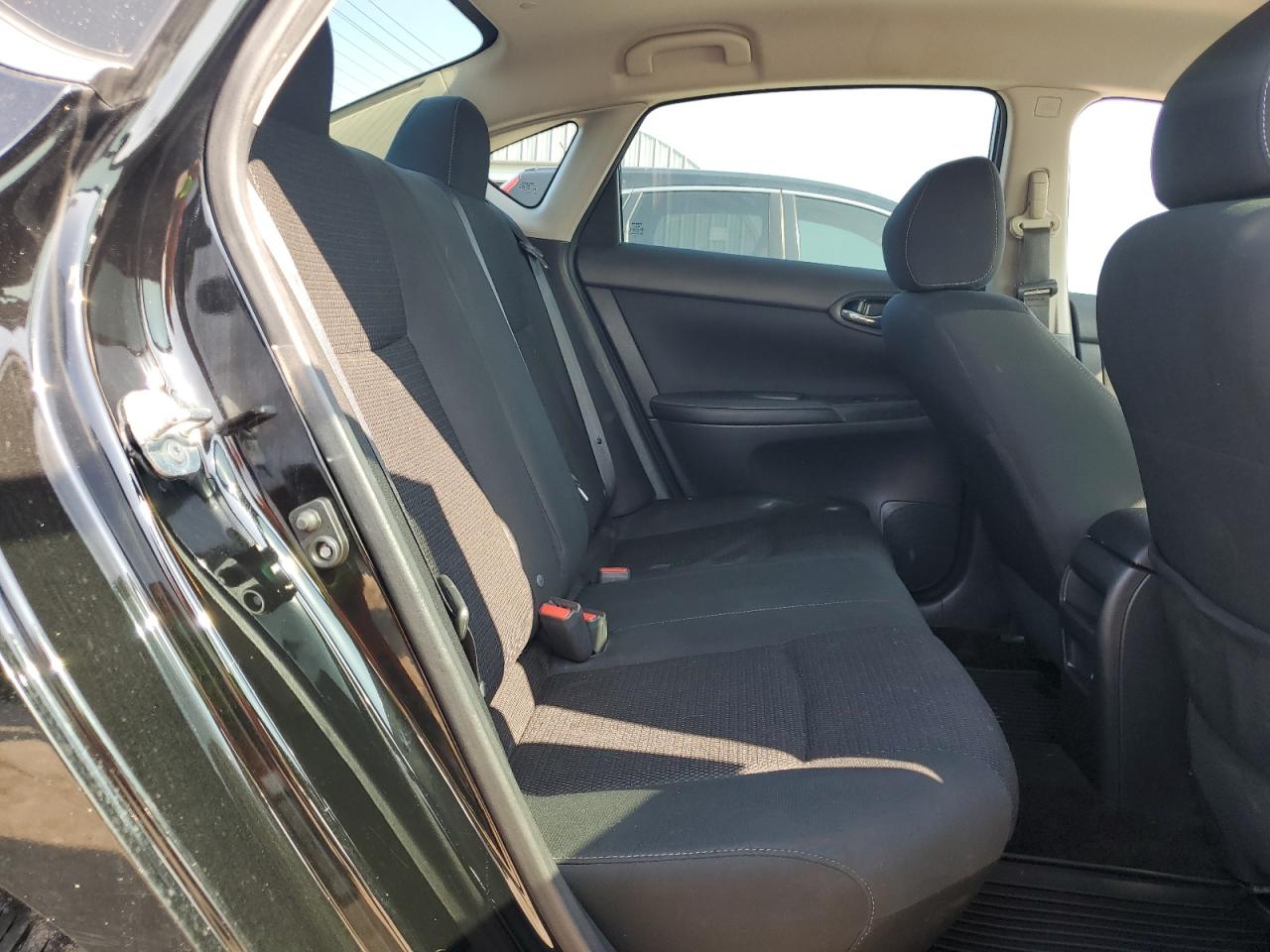 Nissan Sentra S Image 10