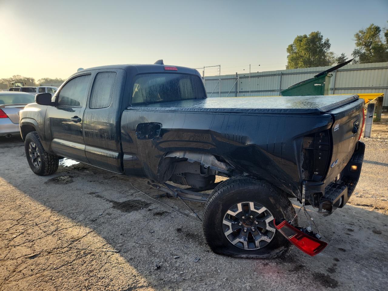 Toyota Tacoma Access Cab Image 4