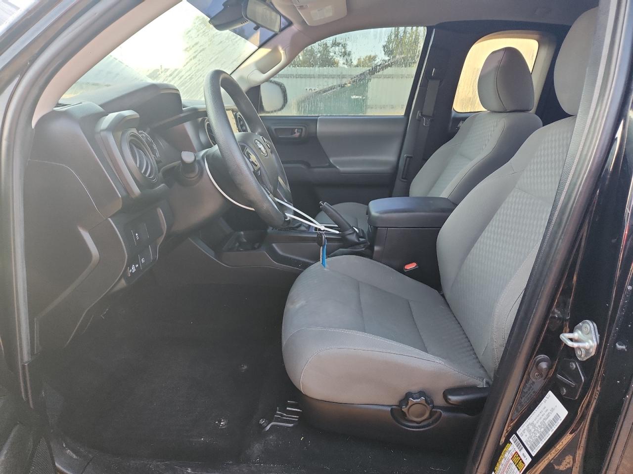 Toyota Tacoma Access Cab Image 7