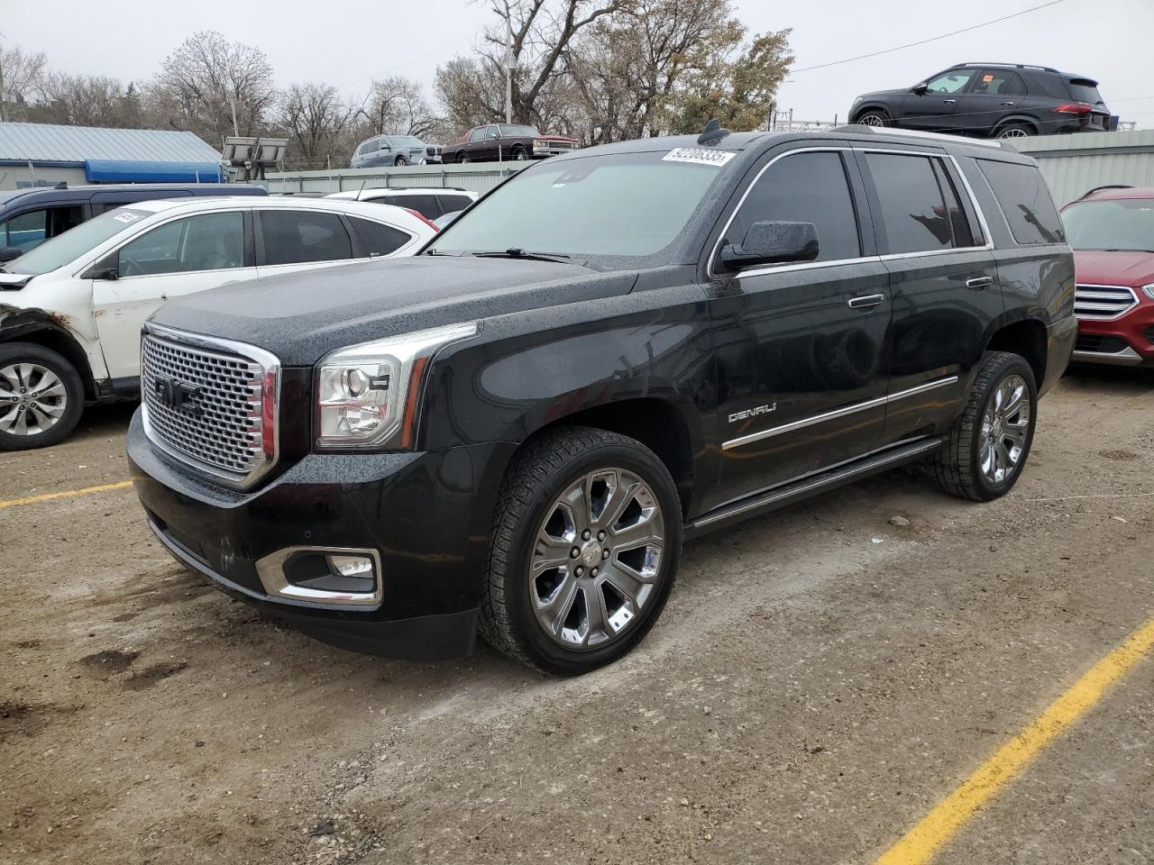 GMC Yukon Denali Image 1