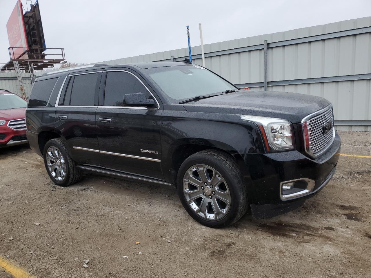 GMC Yukon Denali Image 2