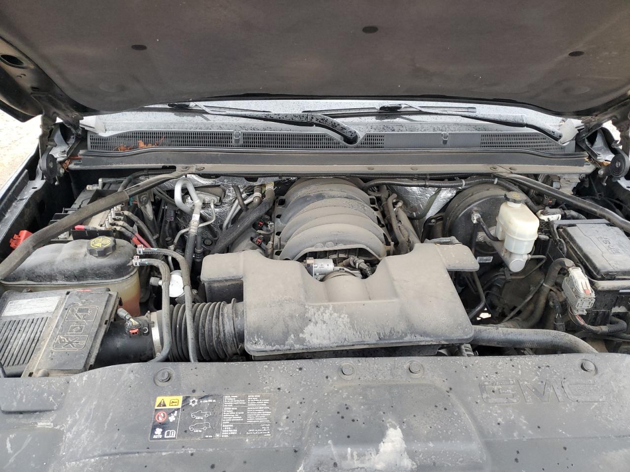 GMC Yukon Denali Image 12