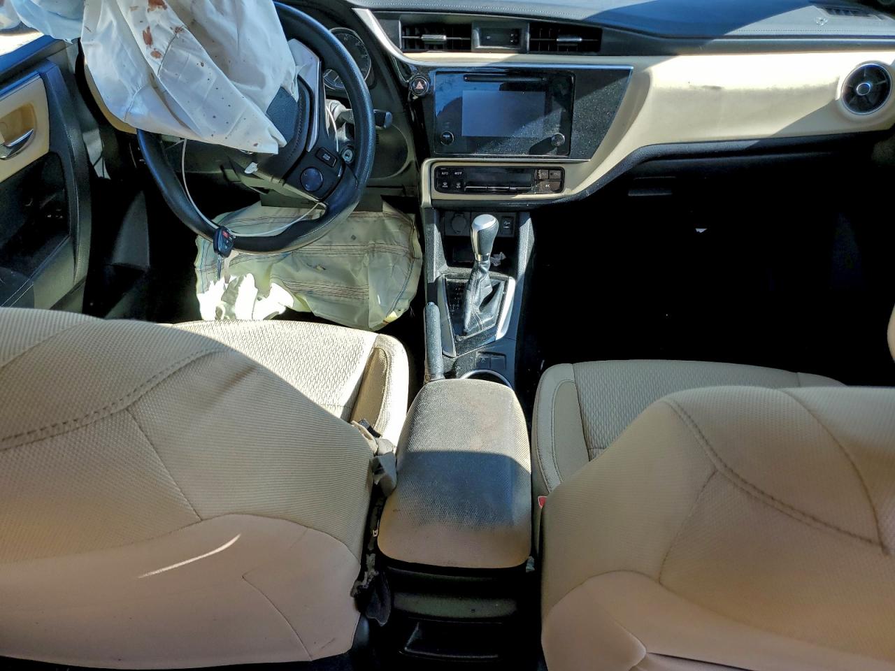 Toyota Corolla L Image 11