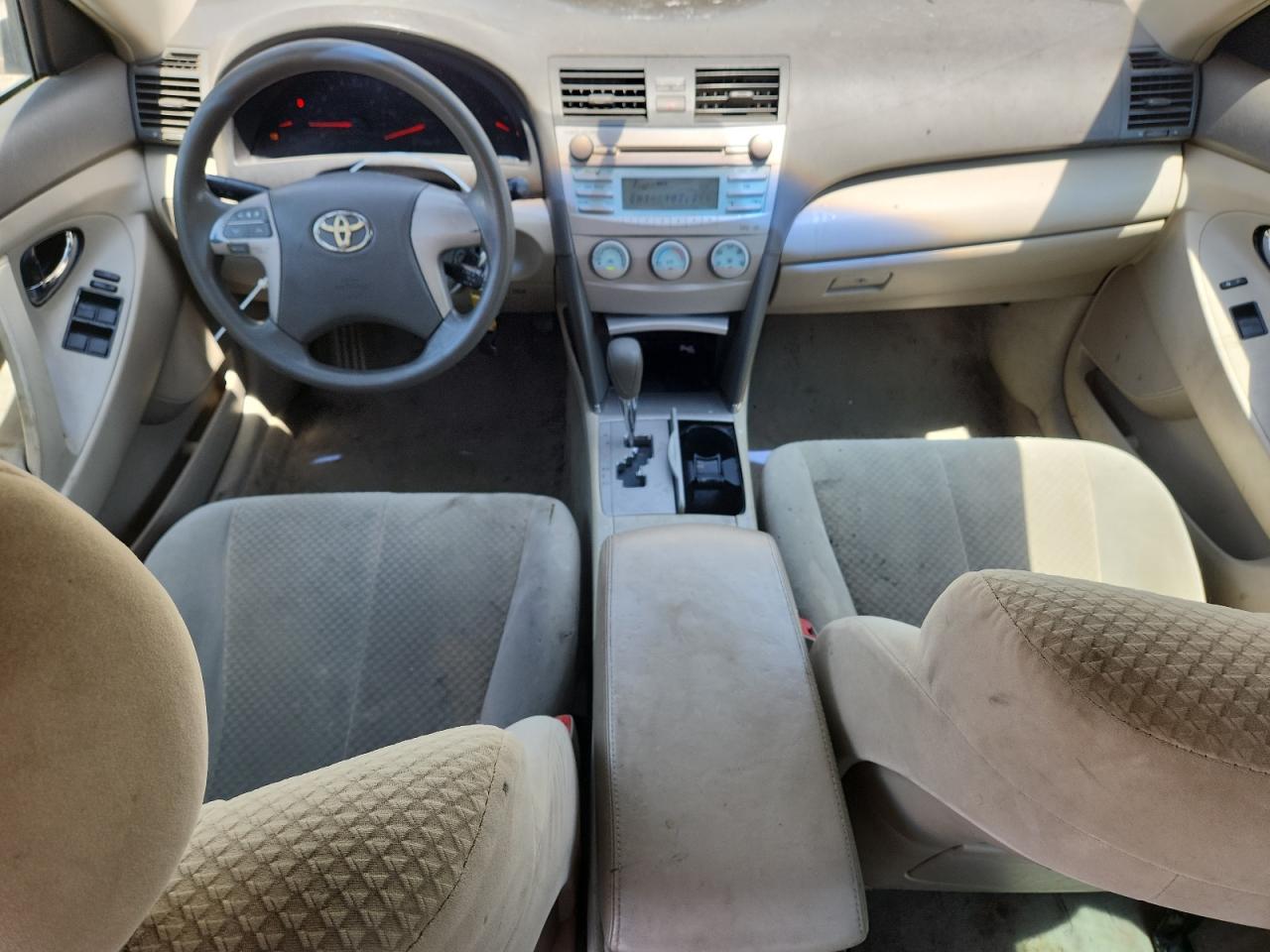 Toyota Camry Ce Image 8