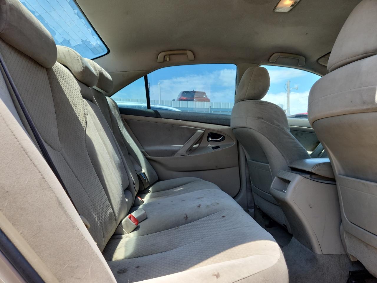 Toyota Camry Ce Image 9