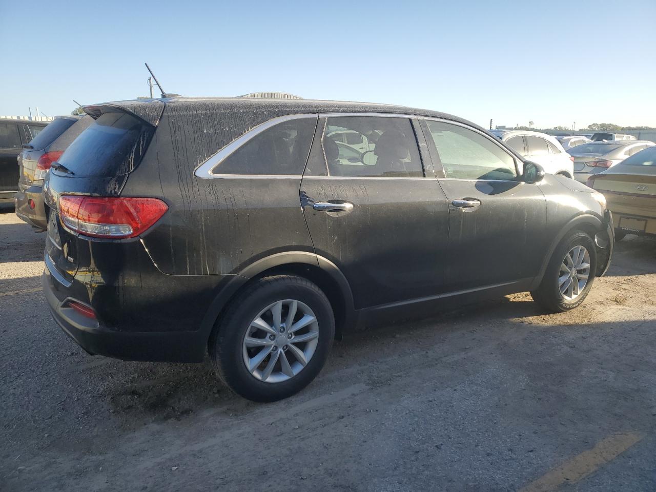 Kia Sorento Lx Image 2