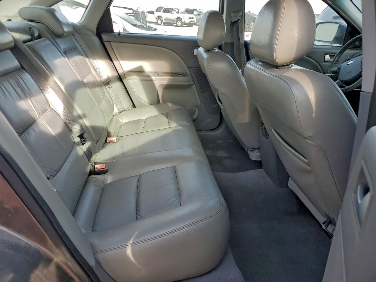 Ford 500 Sel Image 11