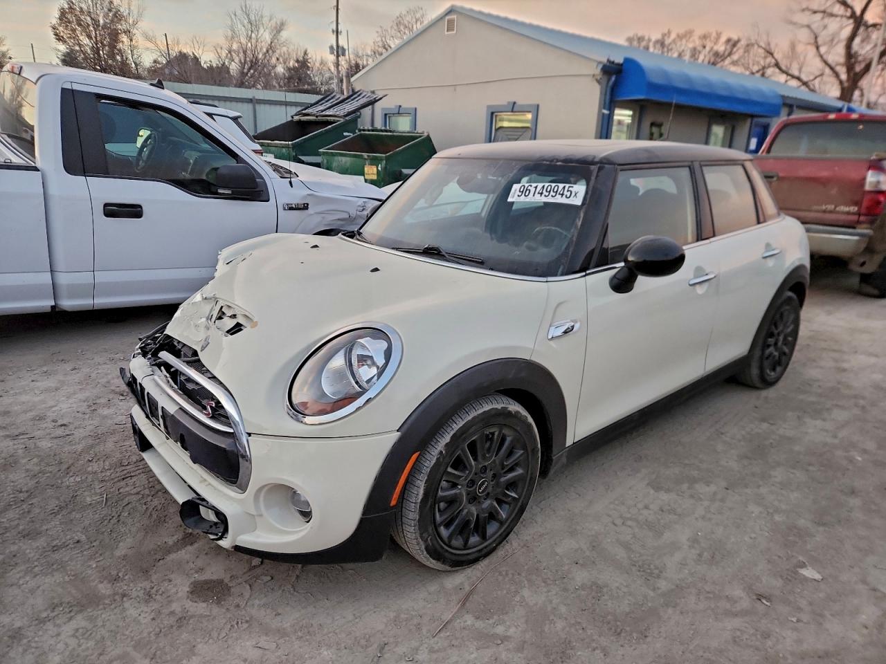 MINI Cooper S Image 1