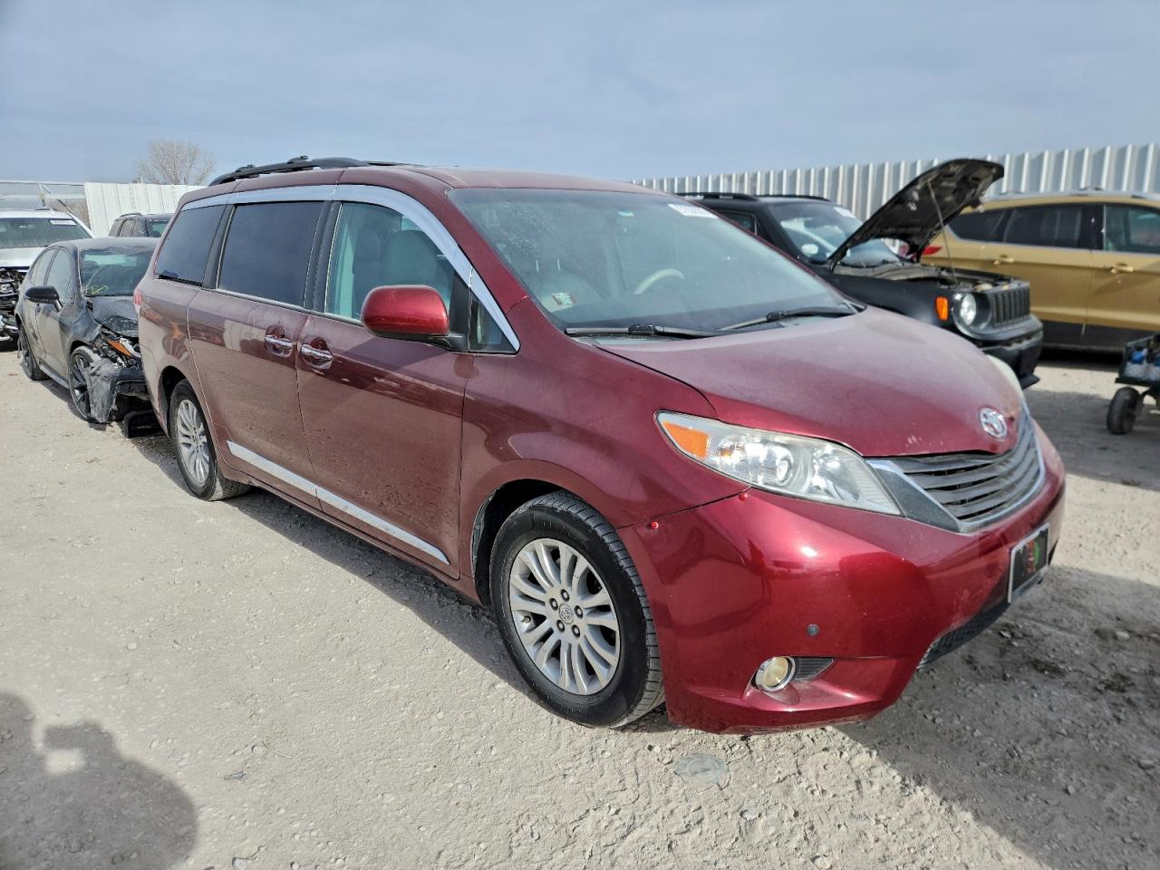 Toyota Sienna Xle Image 8