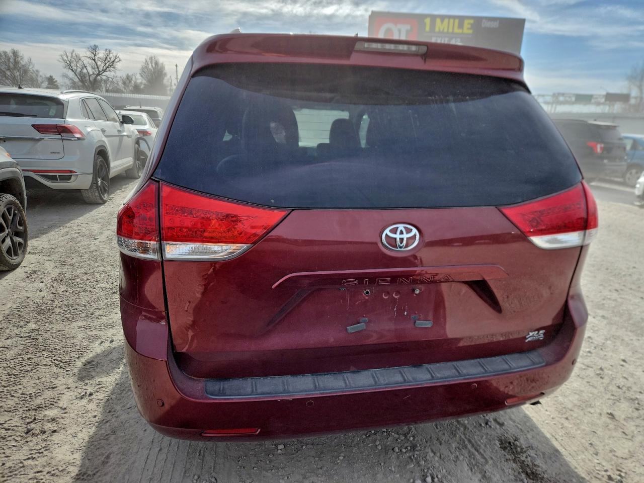 Toyota Sienna Xle Image 7
