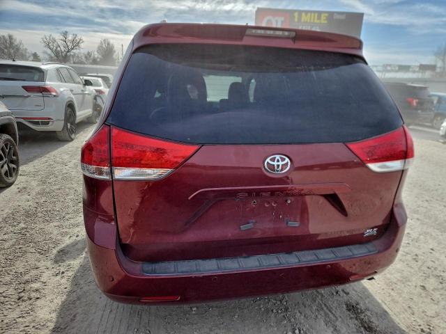 Toyota Sienna Xle Image 7