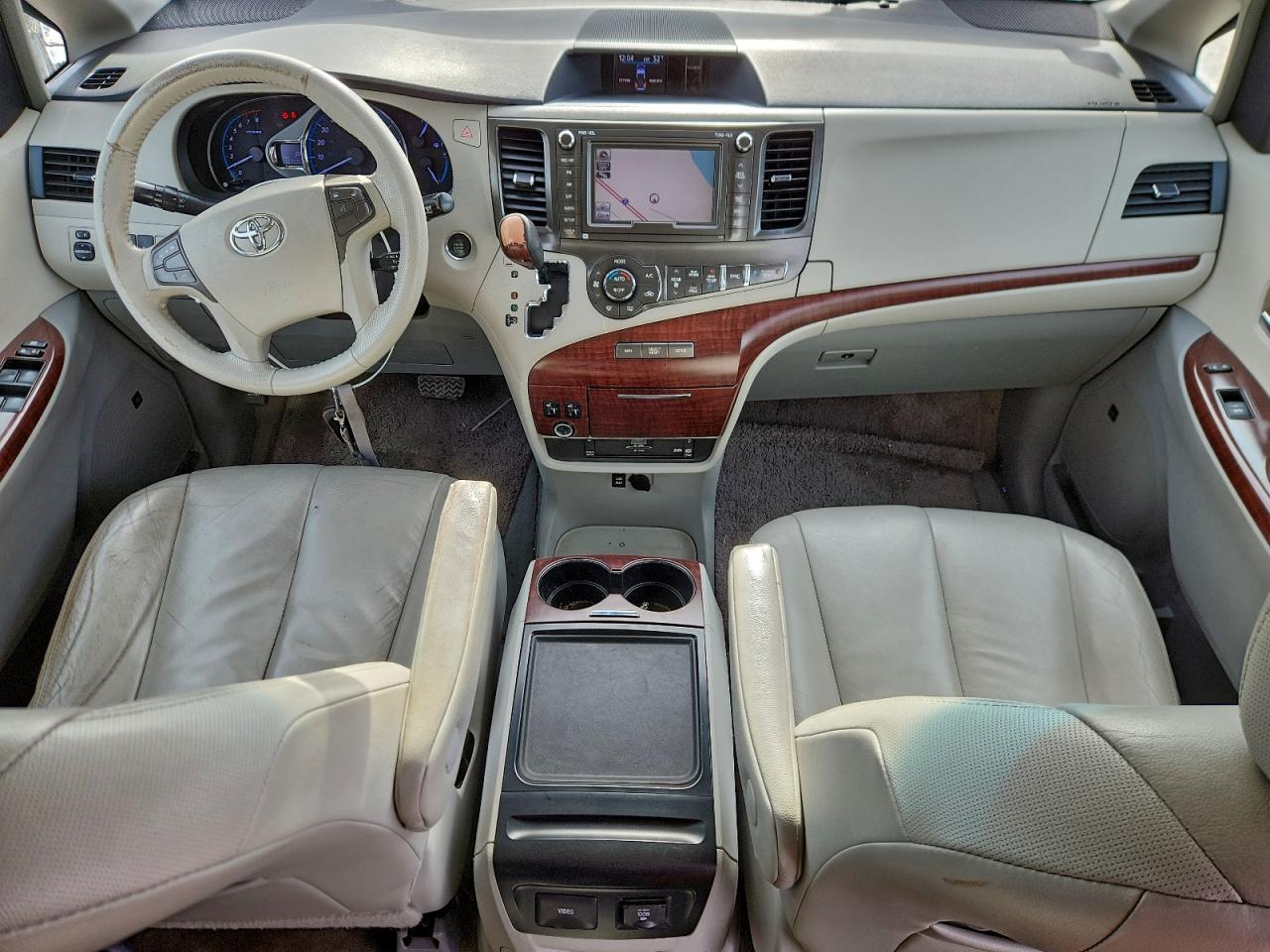 Toyota Sienna Xle Image 12