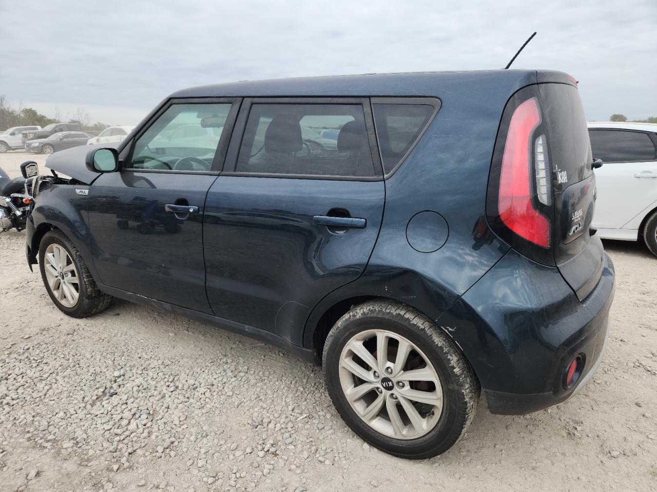 Kia Soul + Image 10
