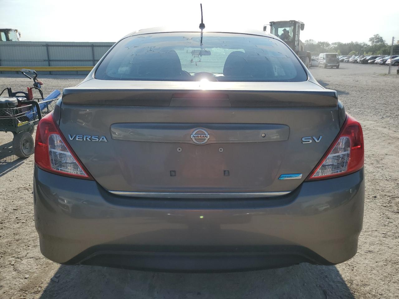 Nissan Versa S Image 6