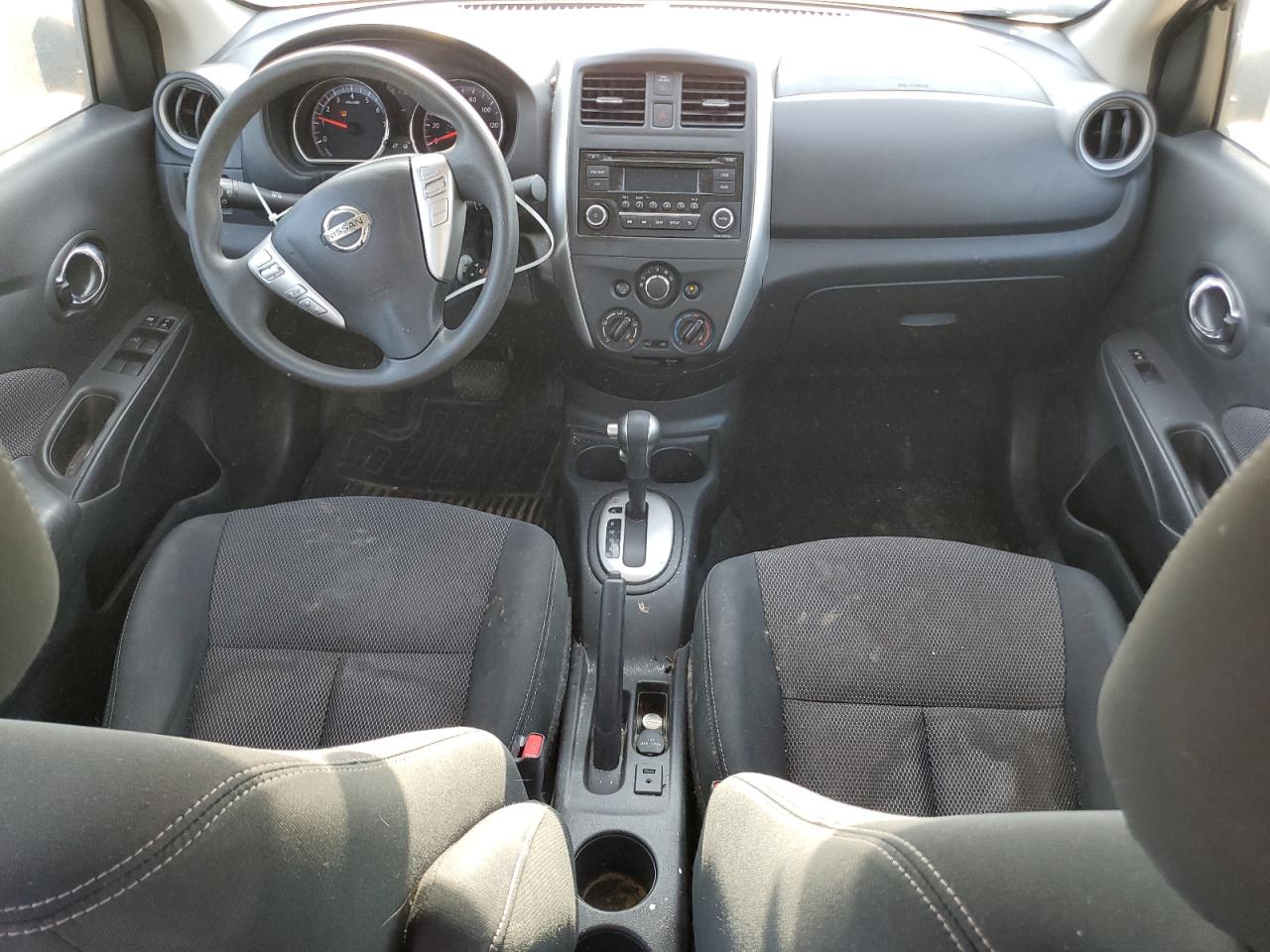 Nissan Versa S Image 5