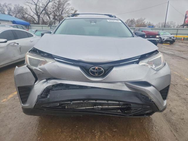 Toyota RAV4 Le Image 4