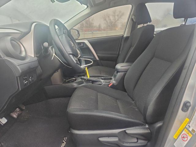 Toyota RAV4 Le Image 11