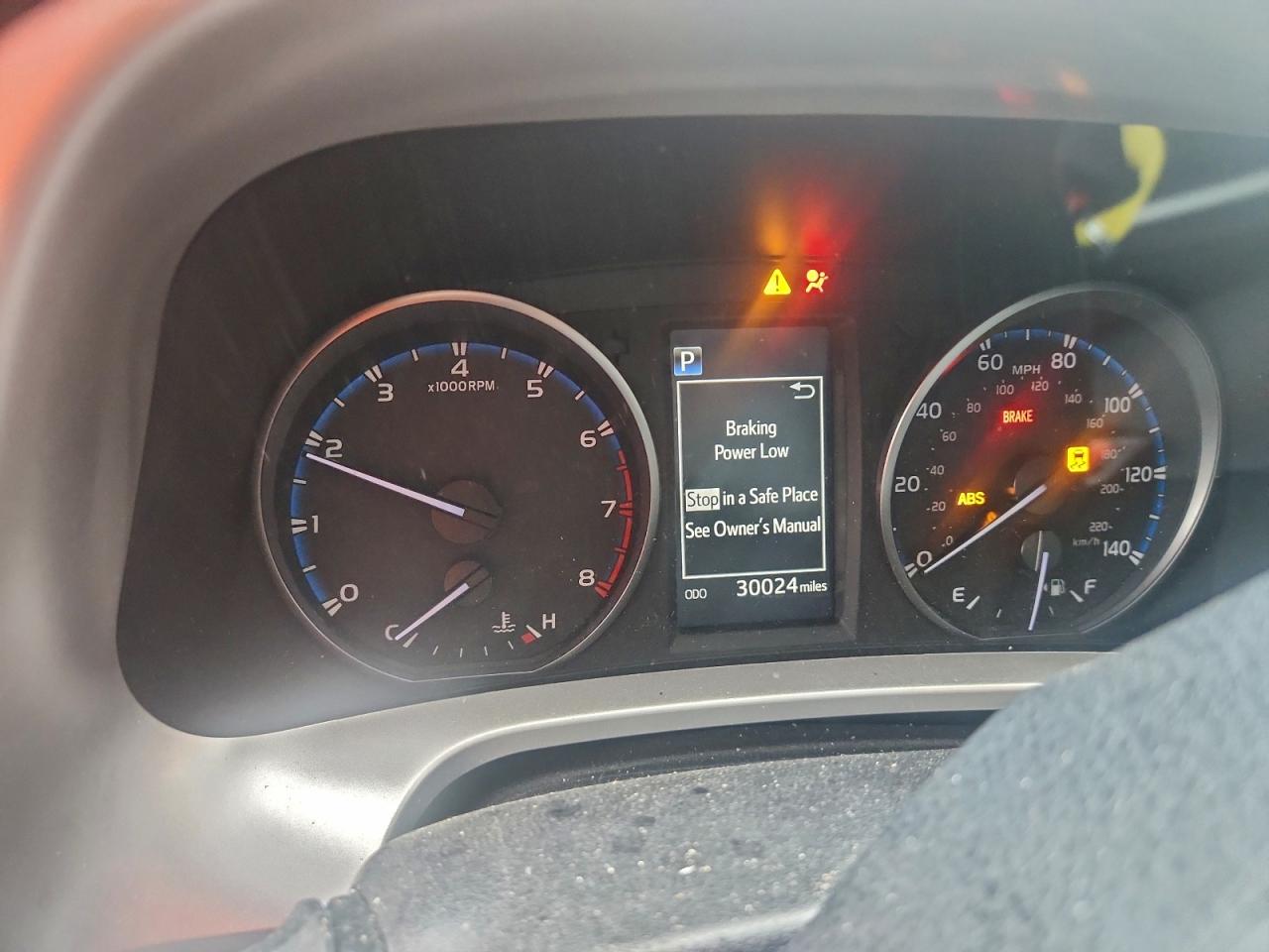 Toyota RAV4 Le Image 9